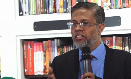 Researcher & Former Chairman of National Board of Revenue Dr. Md. Abdul Mazid Is at Group Seesion Between Writers & Readers