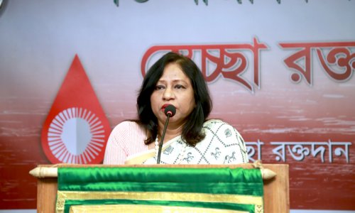 রক্তদাতারা বেঁচে থাকবেন দানের আনন্দে—জাতীয় প্রেসক্লাবের সাধারণ সম্পাদক ফরিদা ইয়াসমিন